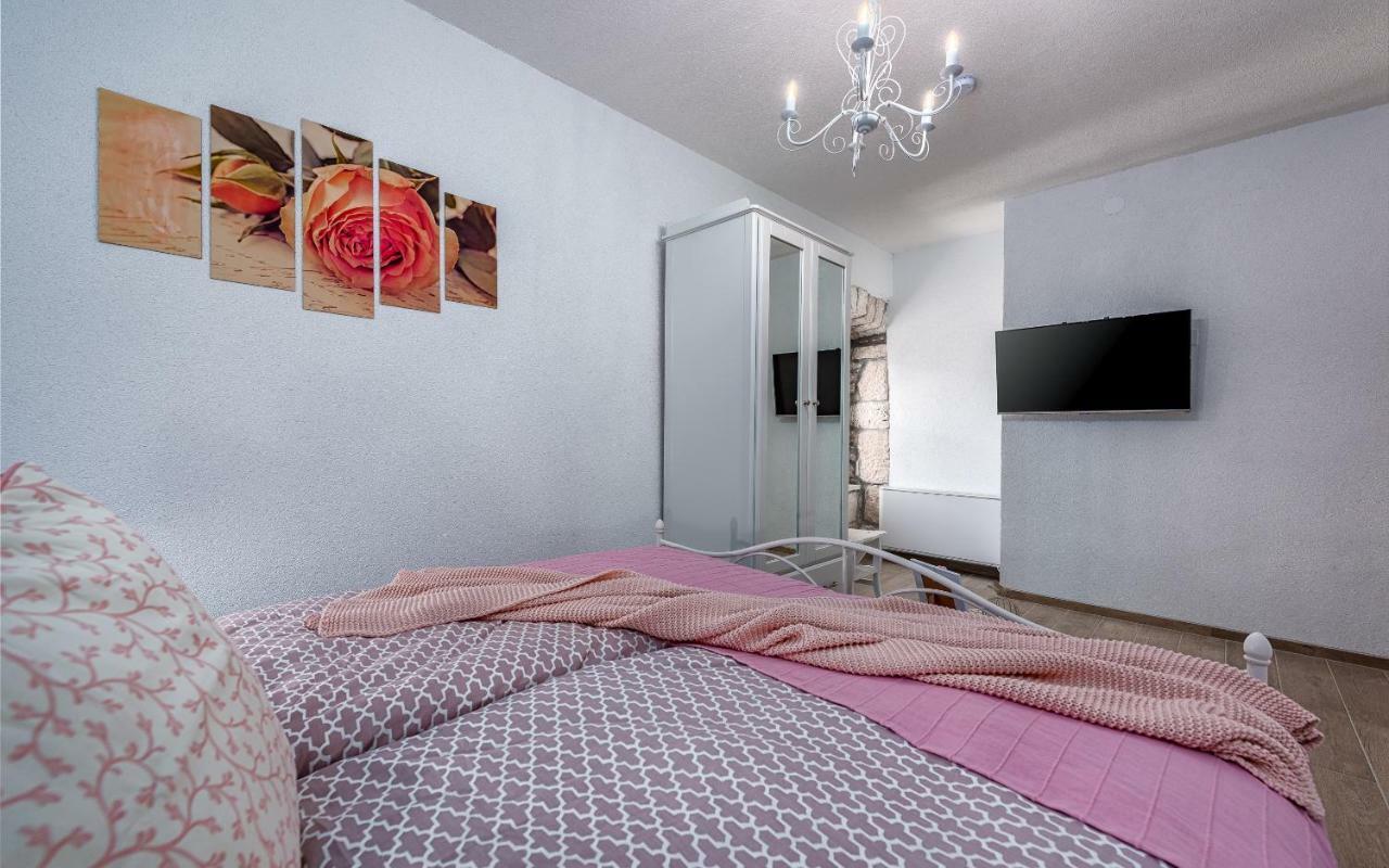 Casa Di Roccia Villa Marcana Bagian luar foto